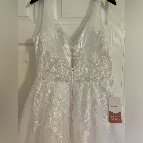 NEW WITH TAGS 2024 WEDDING DRESS - Picture 5 of 5